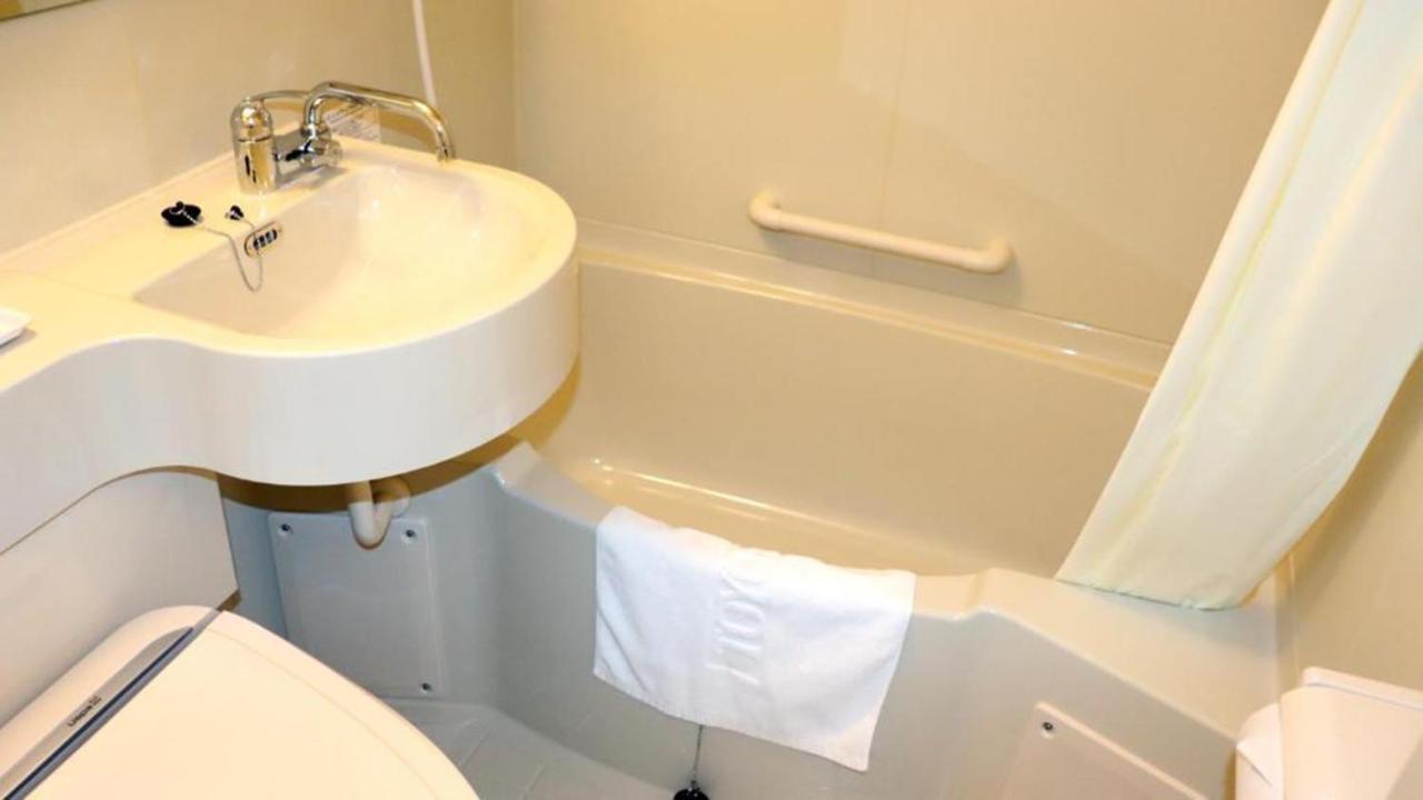 Toyoko Inn Nagareyama-Otakanomori Ekimae Esterno foto